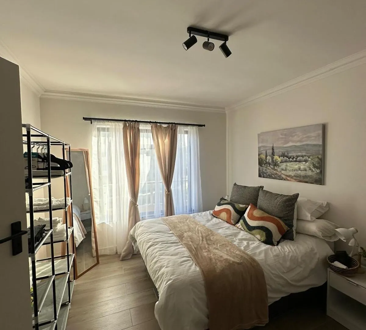 Spacious Beach Apartment With Sea & Ocean View Cape Town